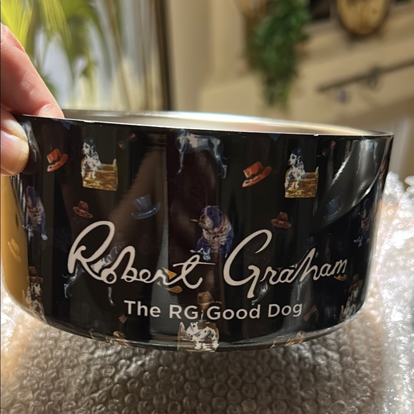 Robert Graham Dog Bowl Set - Picture 5 of 9